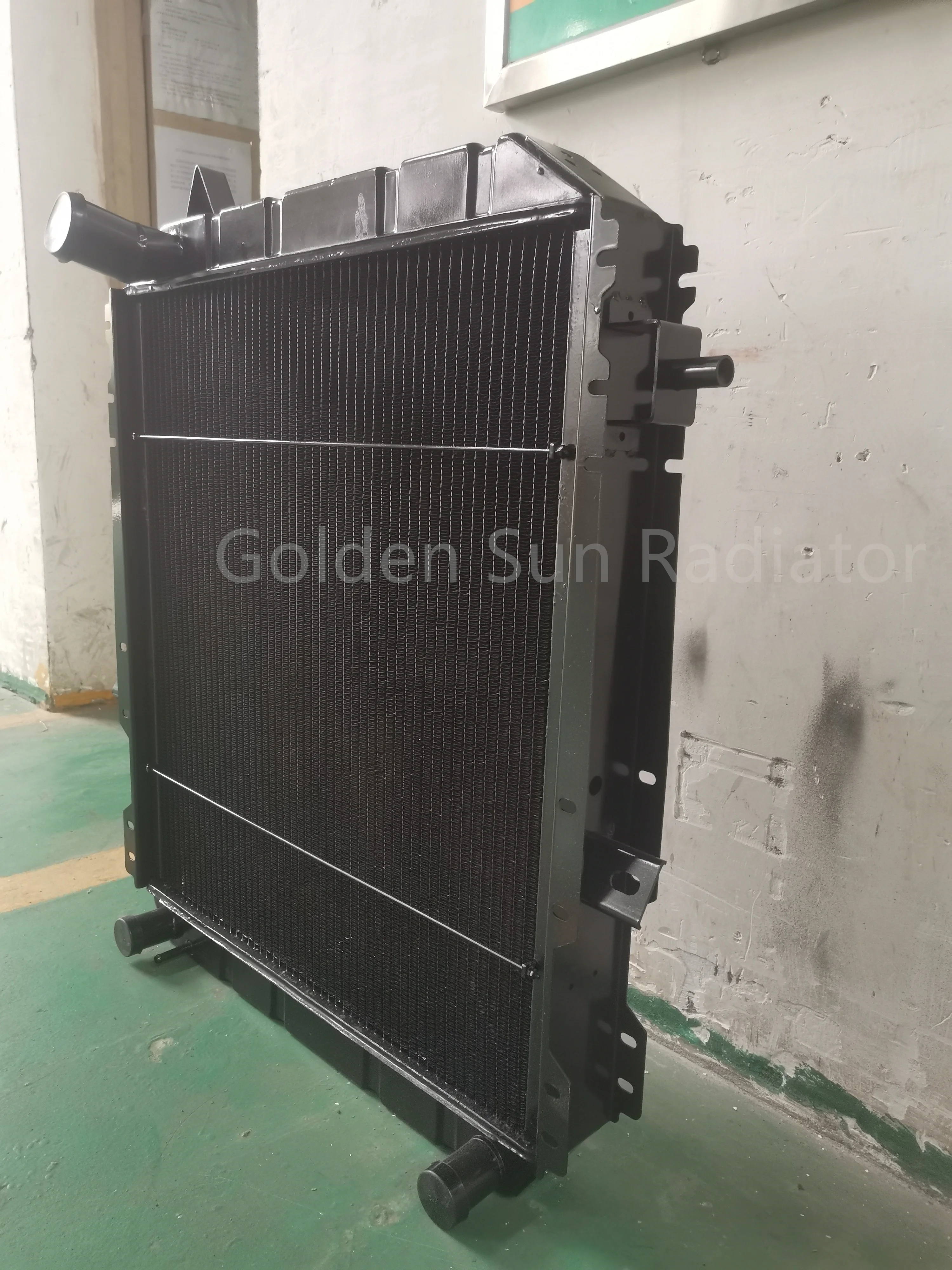 Auto Parts Truck Radiator Copper Radiator for KRAZ 6437-1301010