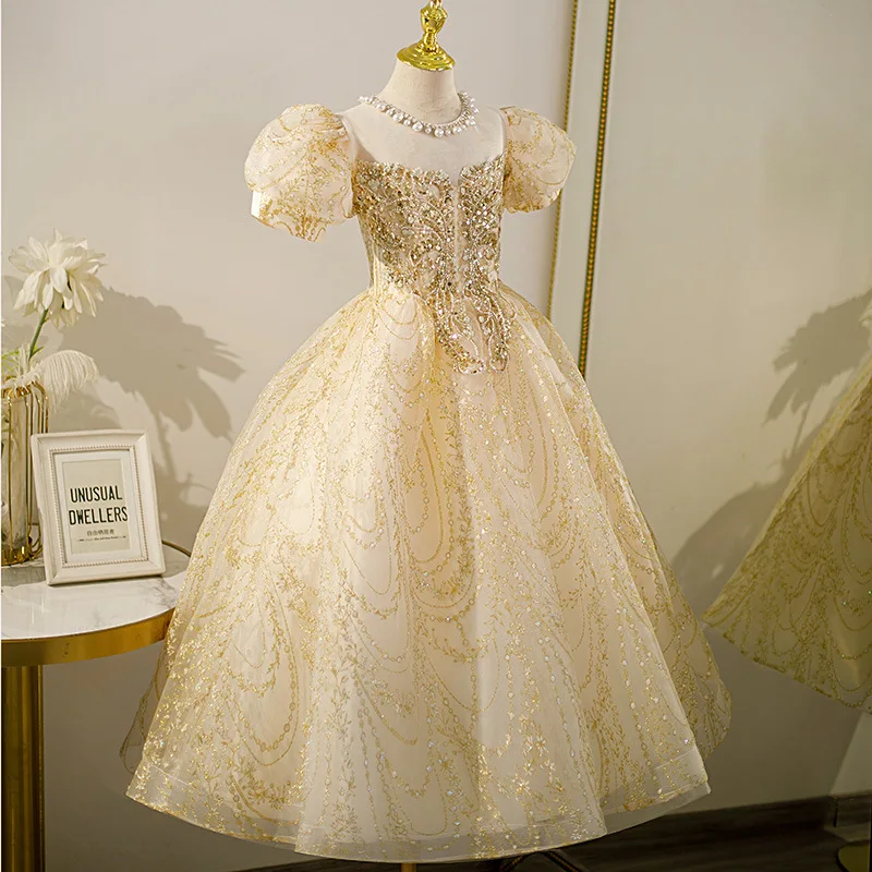 Robes de mariée princesse avec broderie de fleurs et perles