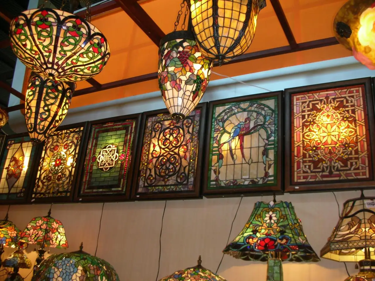 Лампа с цветным стеклом мозаика