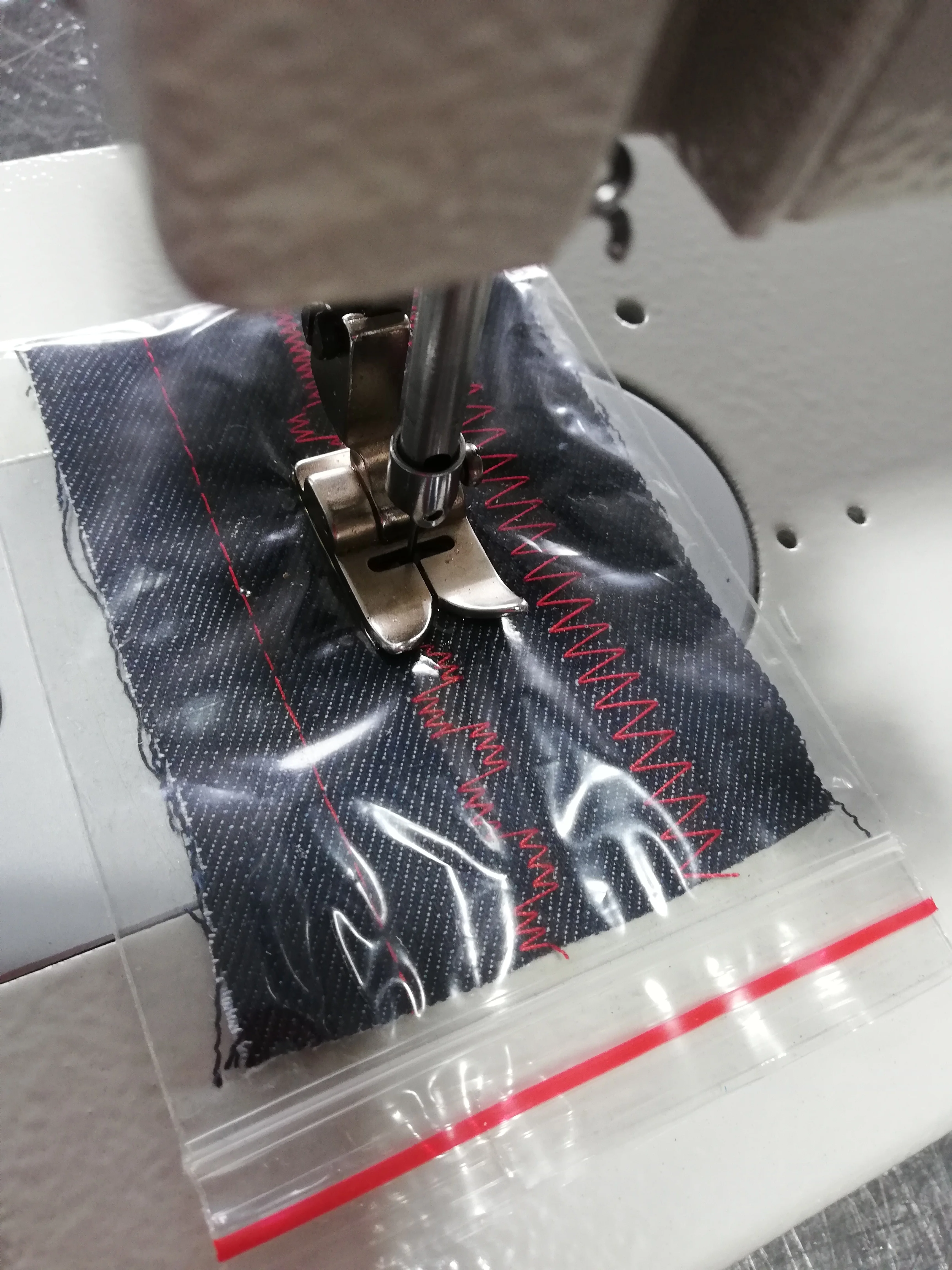 ZY20U53D ZOYER Direct Drive High Computerized Speed Zigzag Industrial Sewing Machine