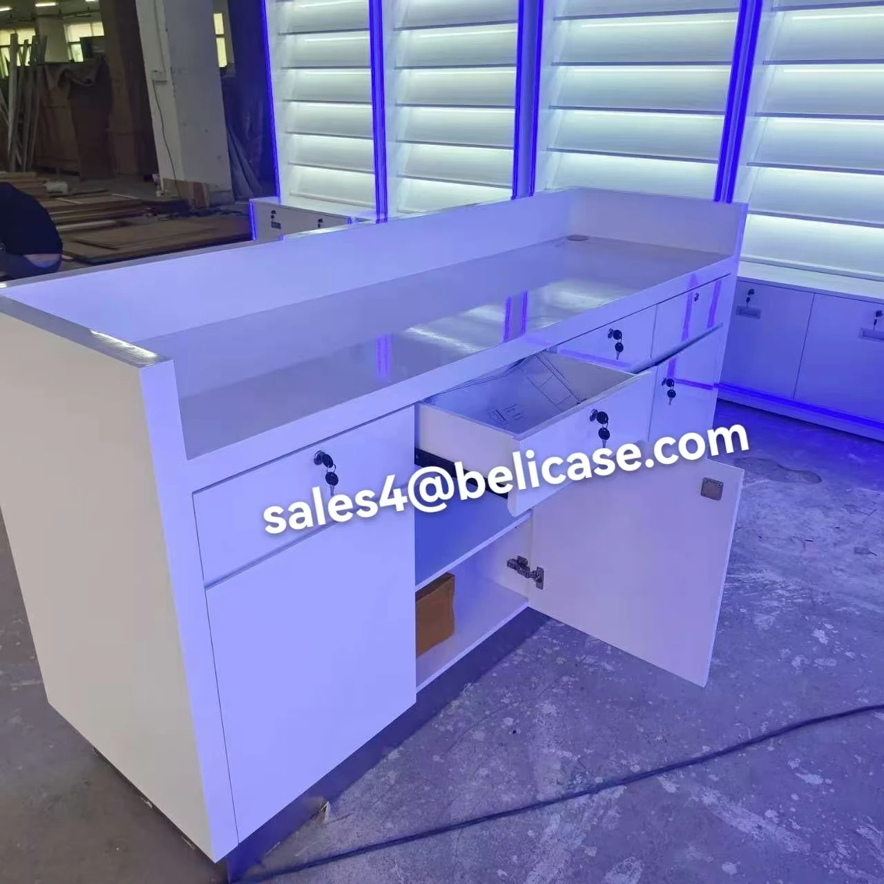 Customized Design Cash Counter for Retail Shop Small Cash Register Table with Front Logo Mobile Phone Store Checkout Counters