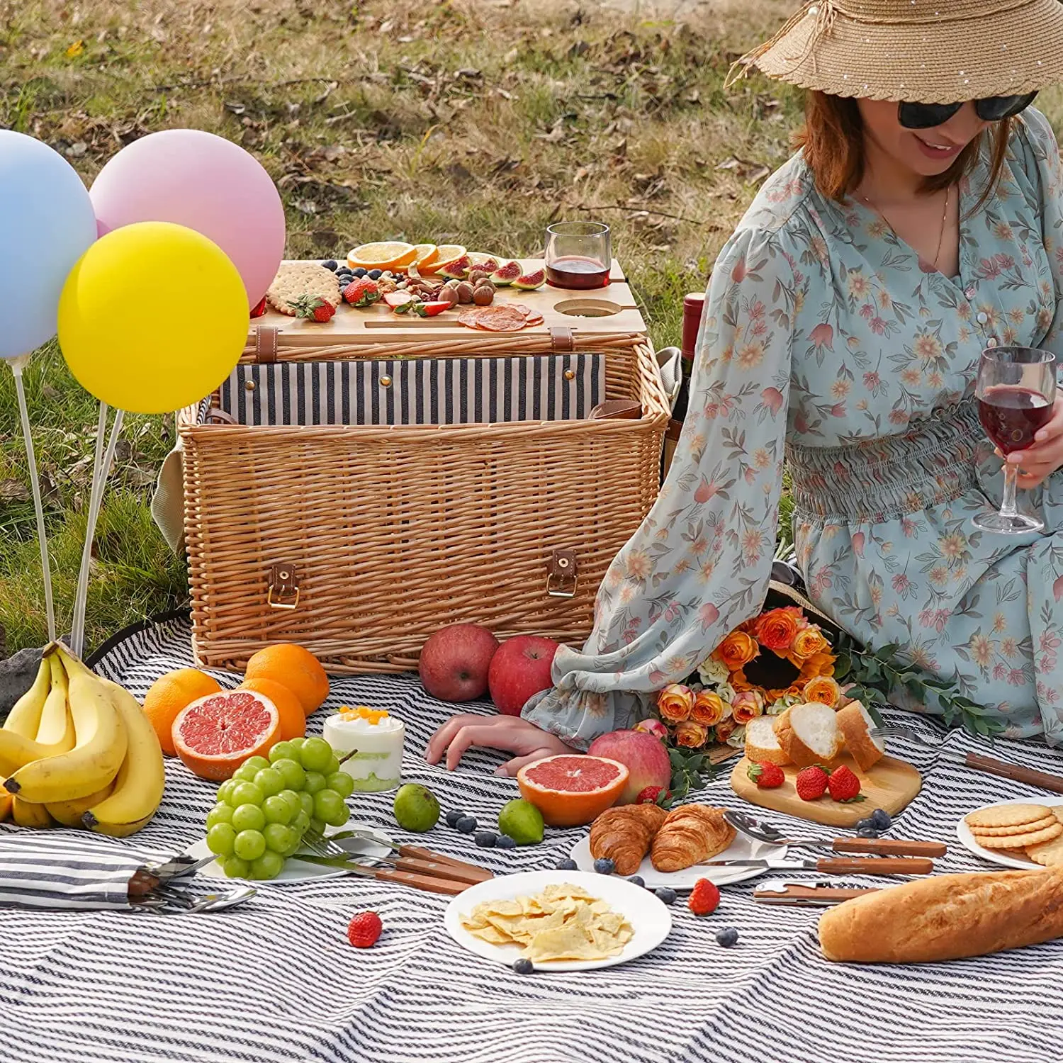 Wicker Rattan Basket Pink Insulated Willow Hamper 4 Person Picnci Table ...