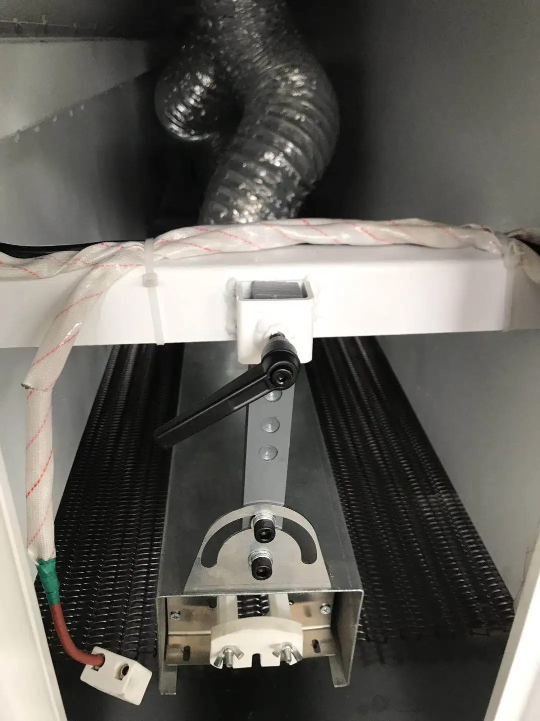 
Деревянный пол с шестью лампами УФ-сушилка для 600 мм 