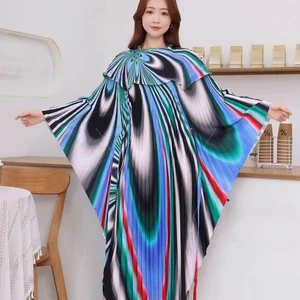 Factory's In-stock Gradient-colored Pleated Dress with batwing Sleeves - Elegant and Stylish Oversized Dress