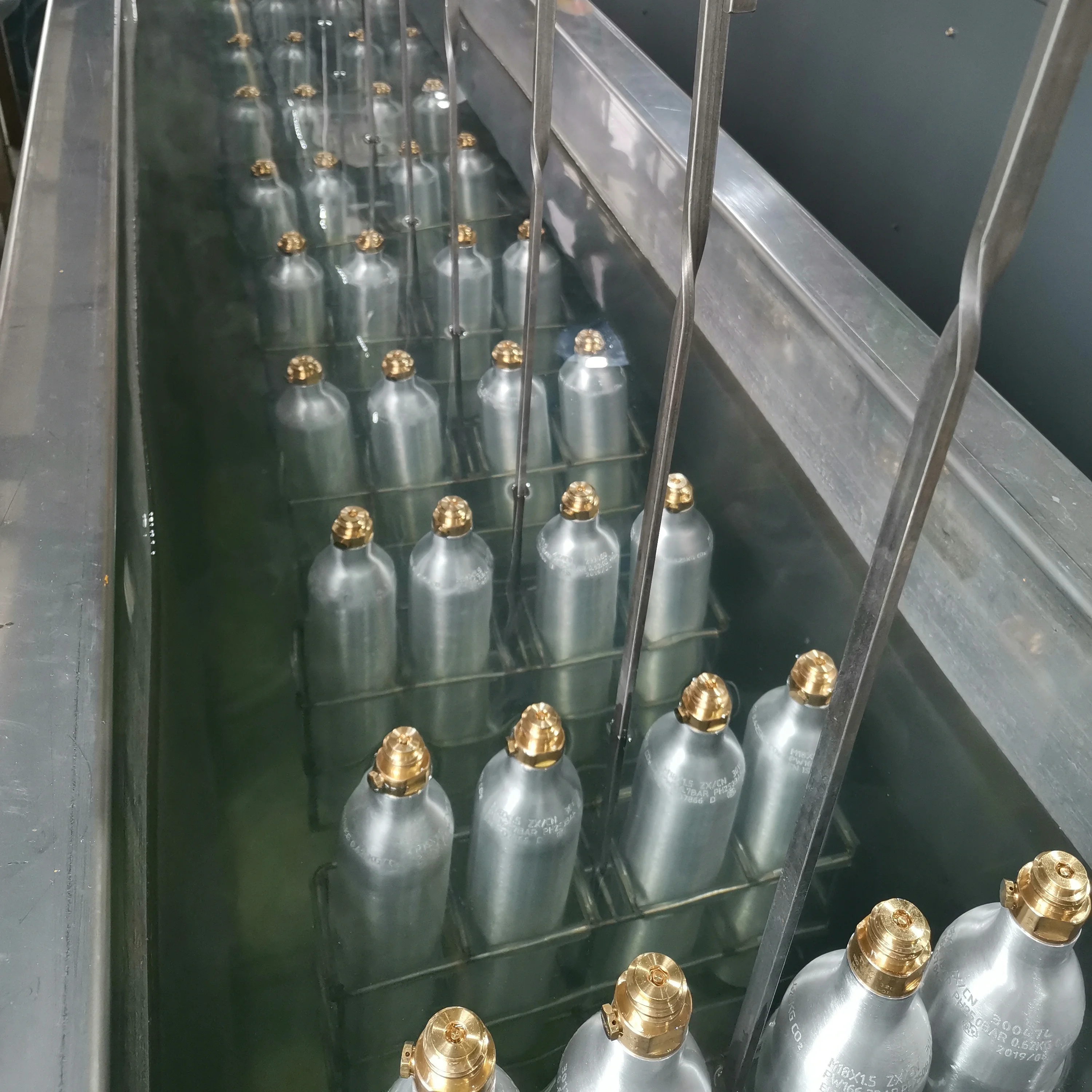 ZX CO2 Cylinders - High Pressure Solutions for Food Grade