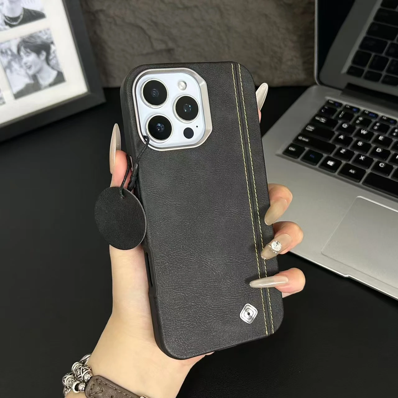 Factory Direct Wholesale Luxury Business Mobile Phone Cases Magnetic Wireless Charging Case for iPhone 17 16 15 14 13 Pro Max