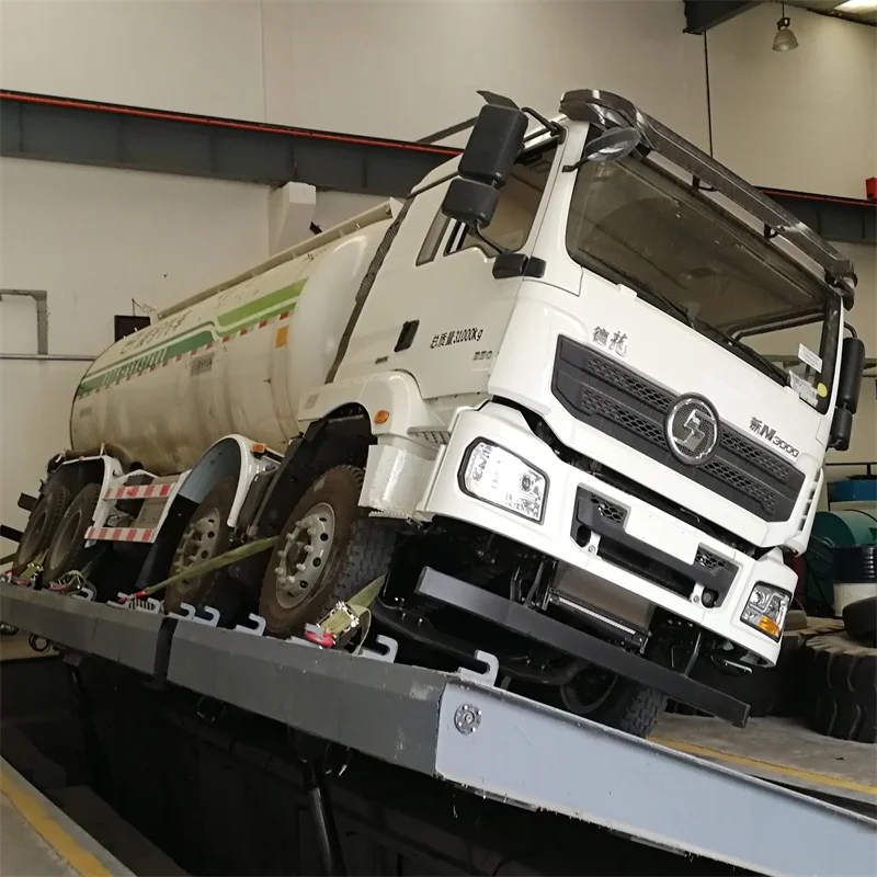 New 8*4 30m3 27cbm Fly Ash Sandy Soil Dry Powder Mix Cement Transport Tank Truck
