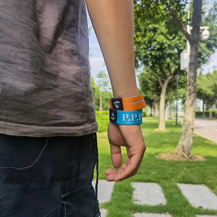 Factory Wholesale Polyester Stretch Custom Wristbands Woven Label