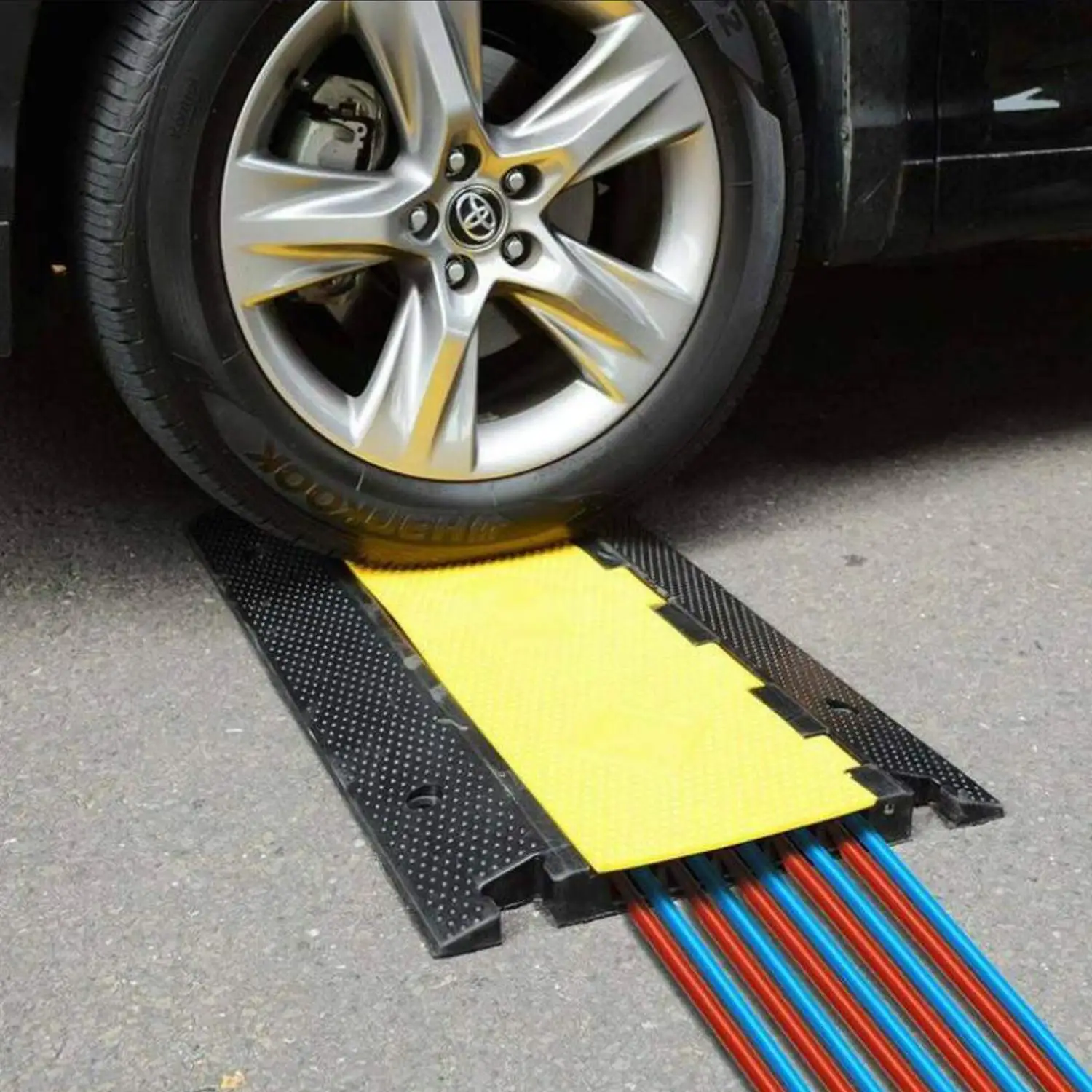 Cable Ramp 1 Pack of 3 Channel PVC Rubber Cable Protector,44000lbs Capacity Heavy Duty Speed Bumps Hose Cord Protector Ramps supplier