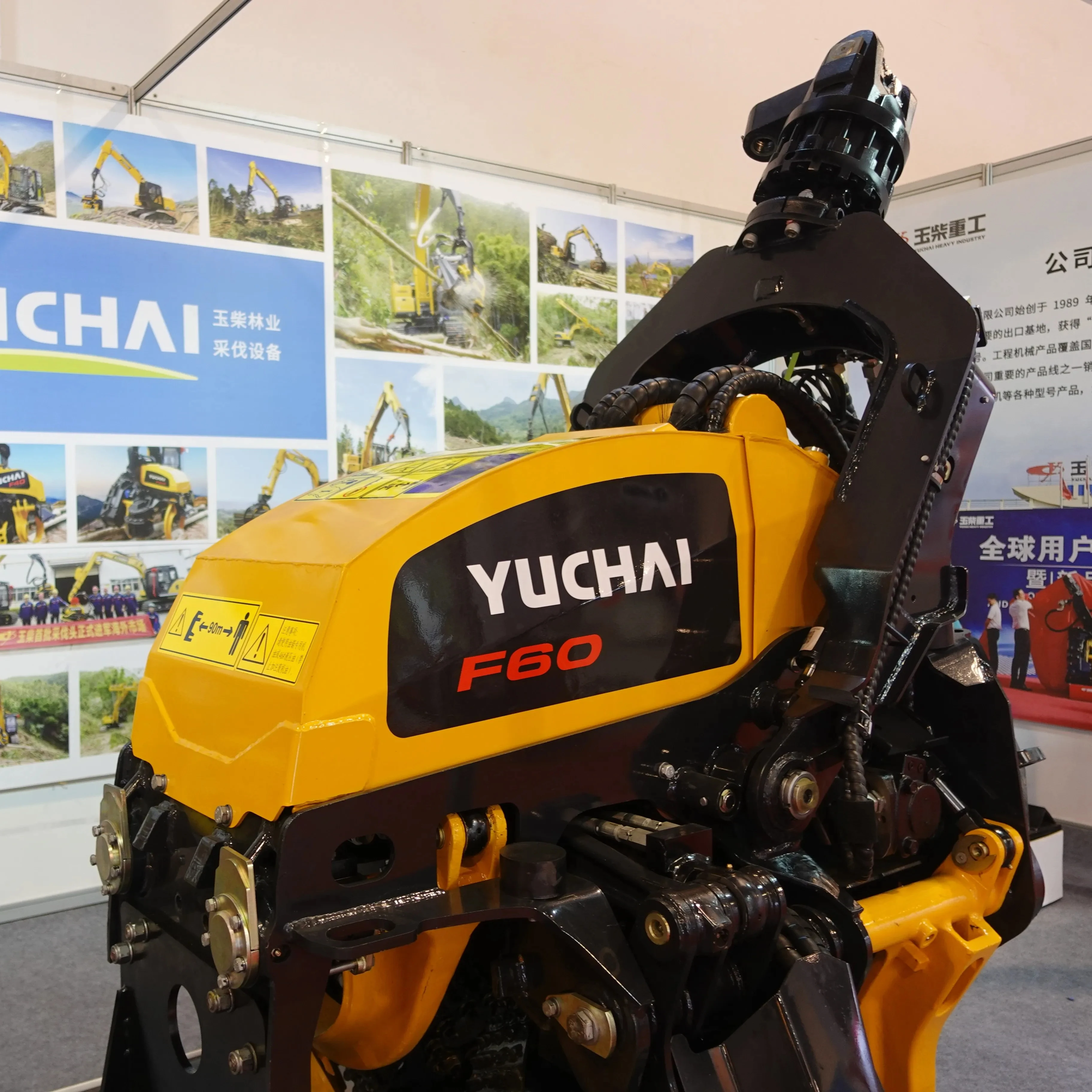 China Tree Cutting Timber Harvester Yuchai F60 Harvester Head Forest Machine with Free Segment Cutting Forestry Harvesting Head