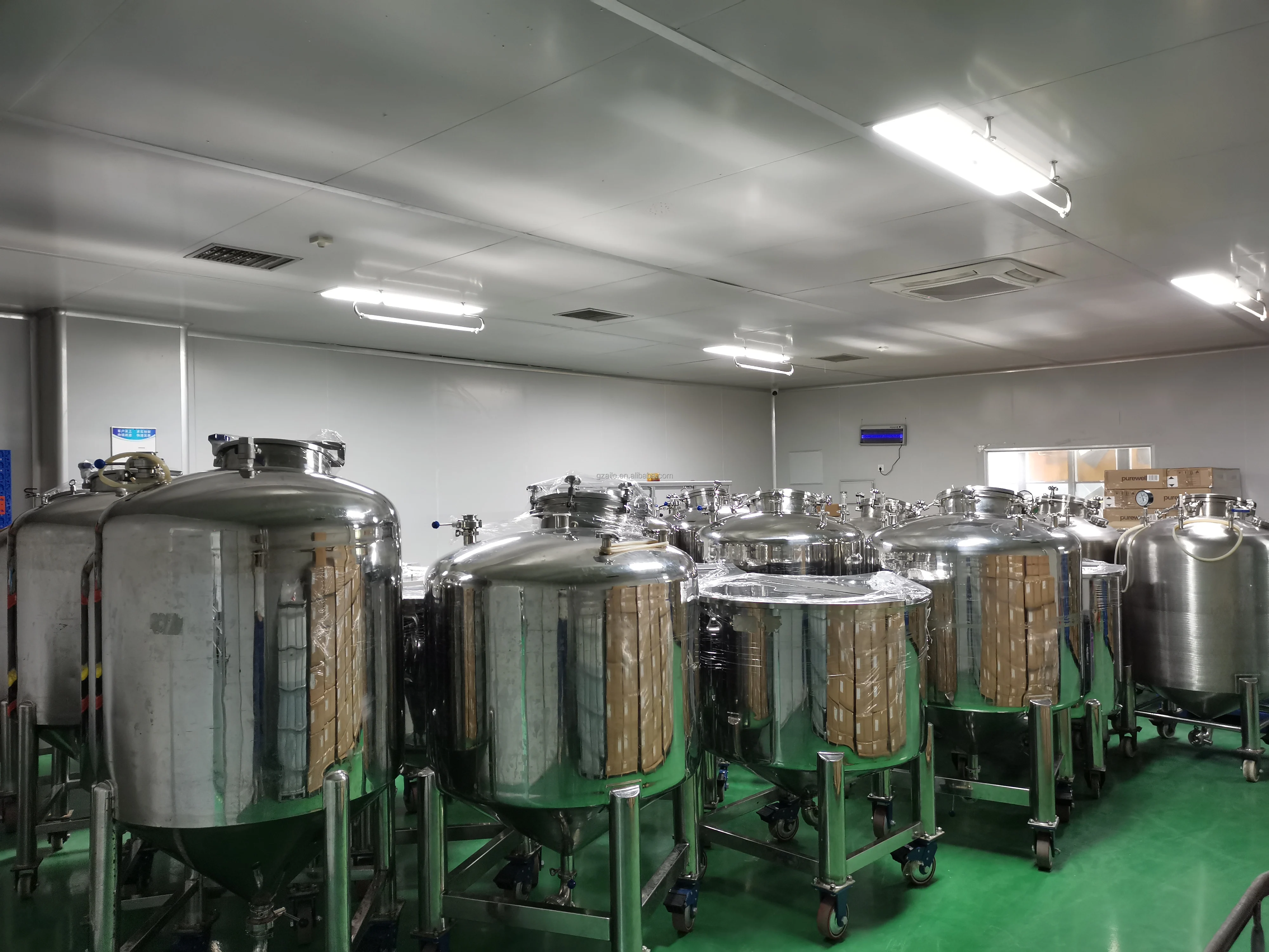 product 200 l 500 l 1000 l capacity can be customized perfume alcohol pneumatic mixing tank for perfume liquid mixing tank-10
