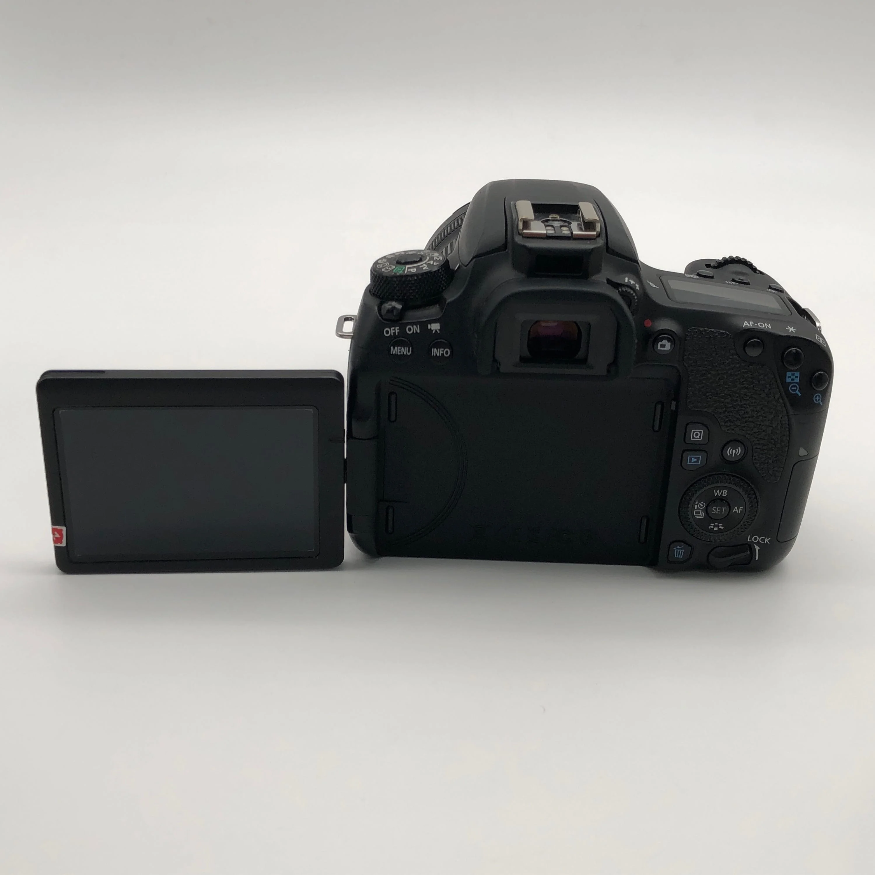 Refurbished Canons EOS 77D (9000D) with 18-135mm IS USM Nano Lens