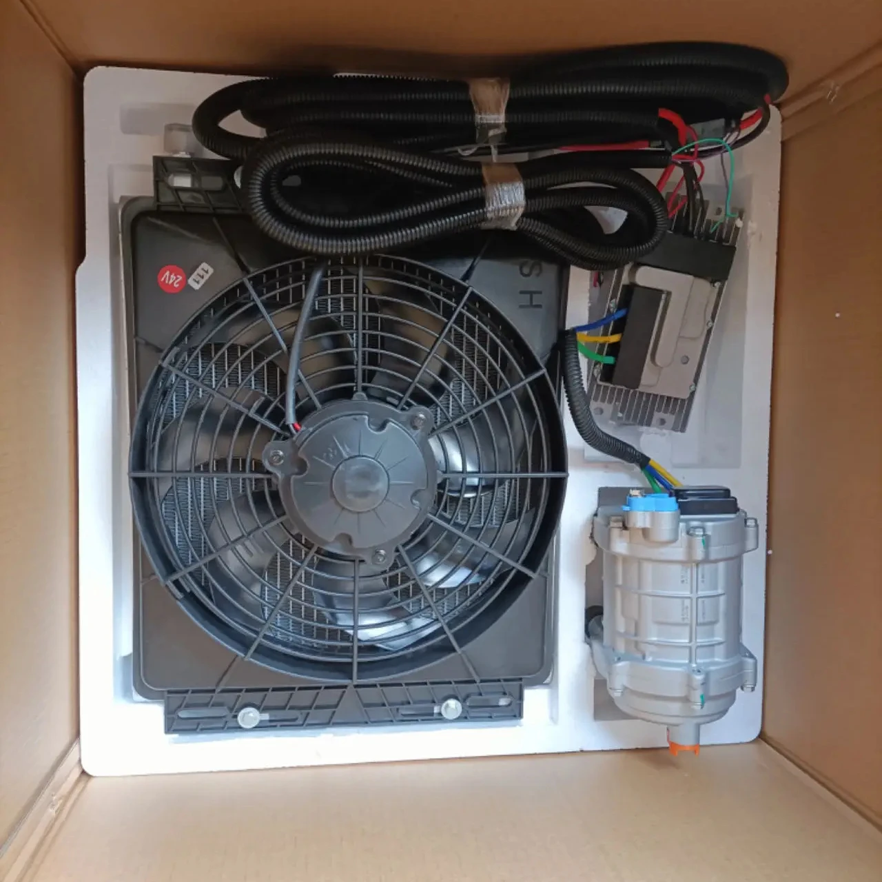 Universal A/C System for RV Vans Classic Cars Pickup Trucks  Cooler 12V DC Car Air-conditioner