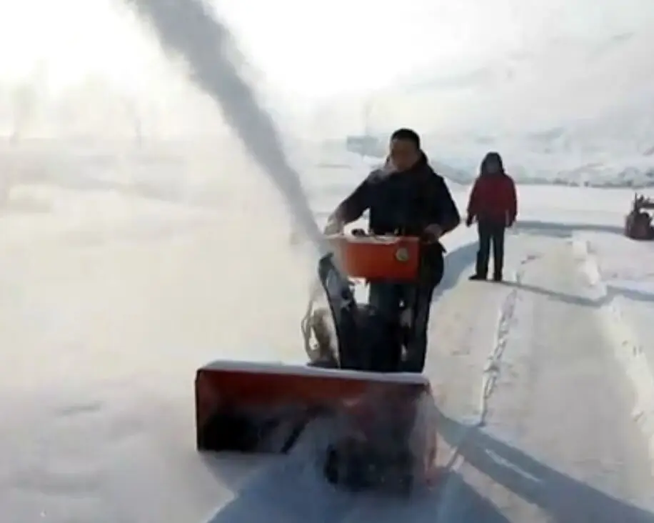 姜雪　30台 Hitachi Previews New ZX345USLC-6 Reduced-Tail-Swing