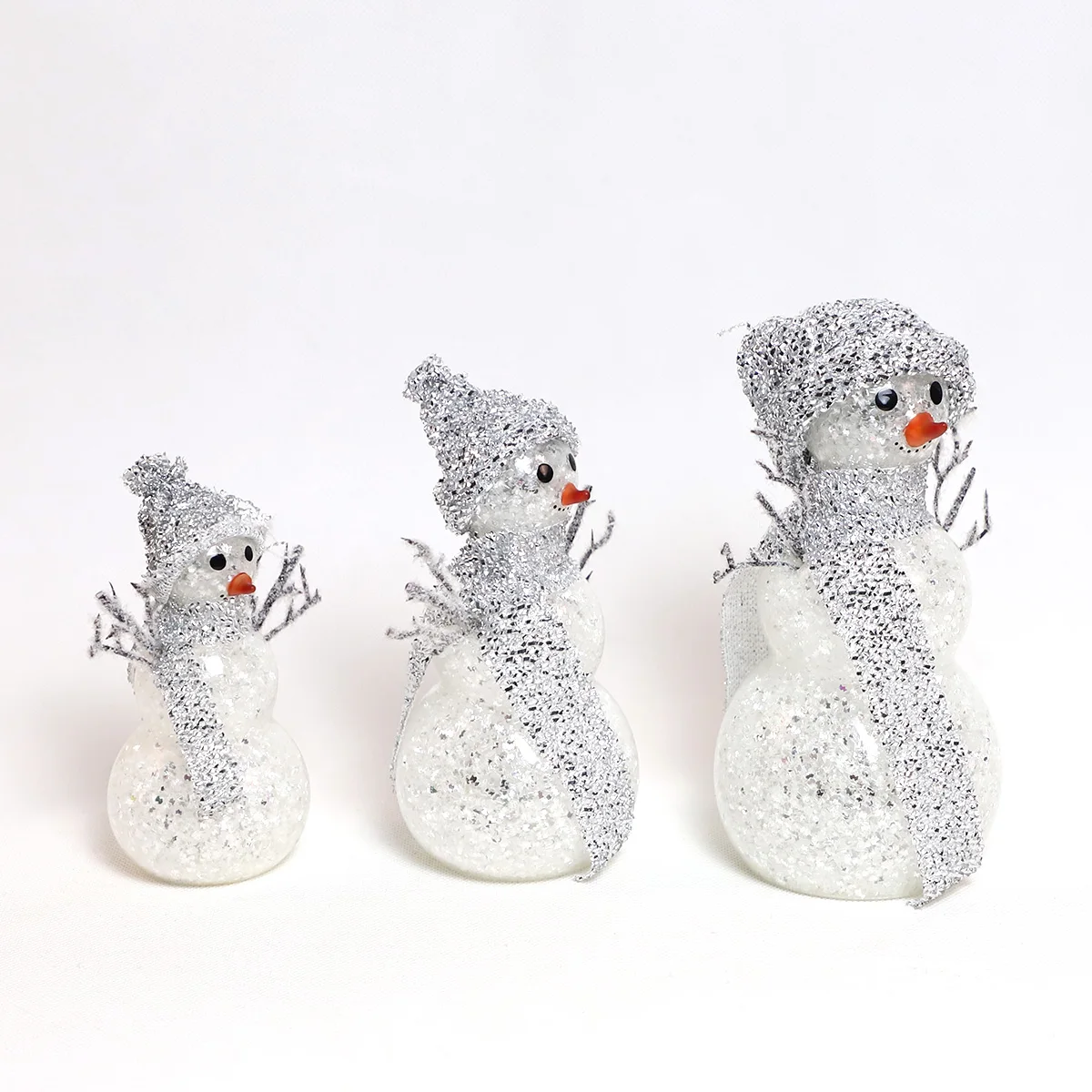 Dekorazzjonijiet tal-Kristumas popolari hand blown glass snowman bil-lumi LED għall-bajt dons tal-Kristumas luxu