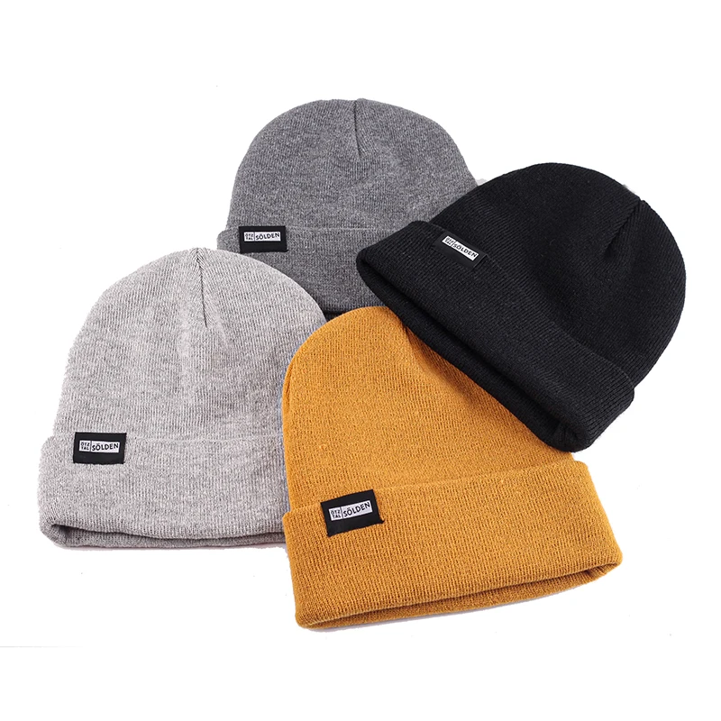 Вязаная шапка из шерсти