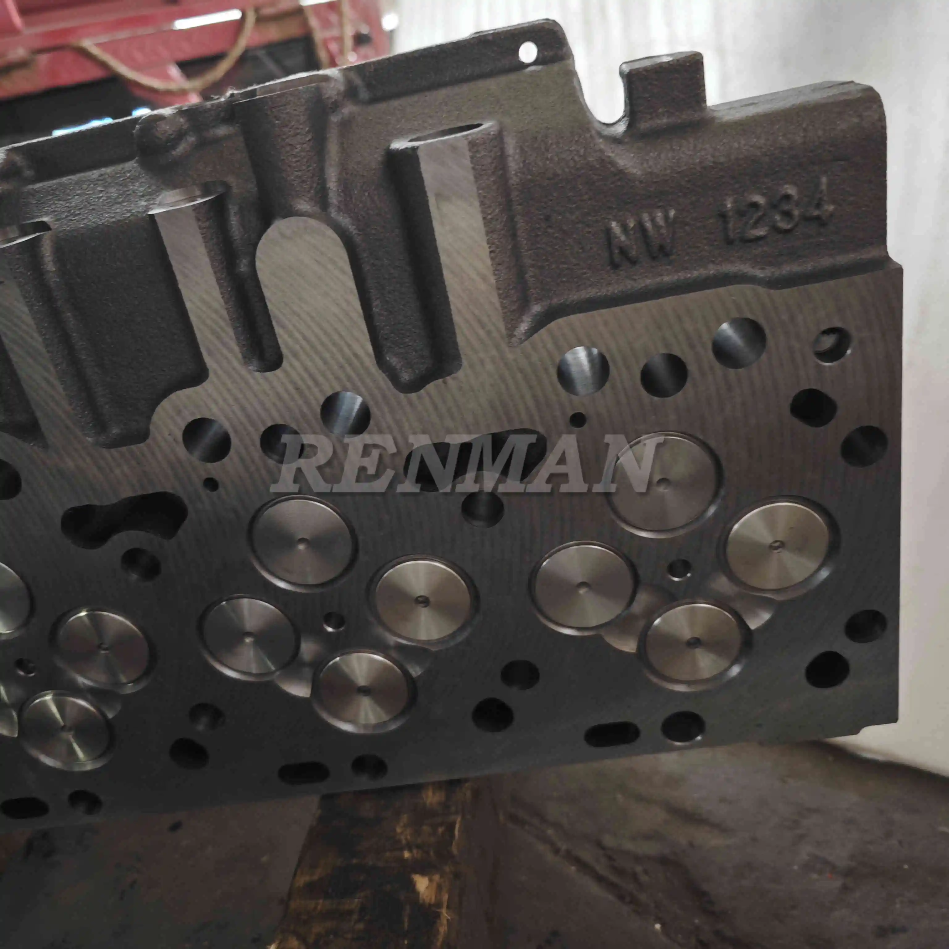 ISLE Cummins Engine 24 Valve Cylinder Head 5339588 4987984 4942138 