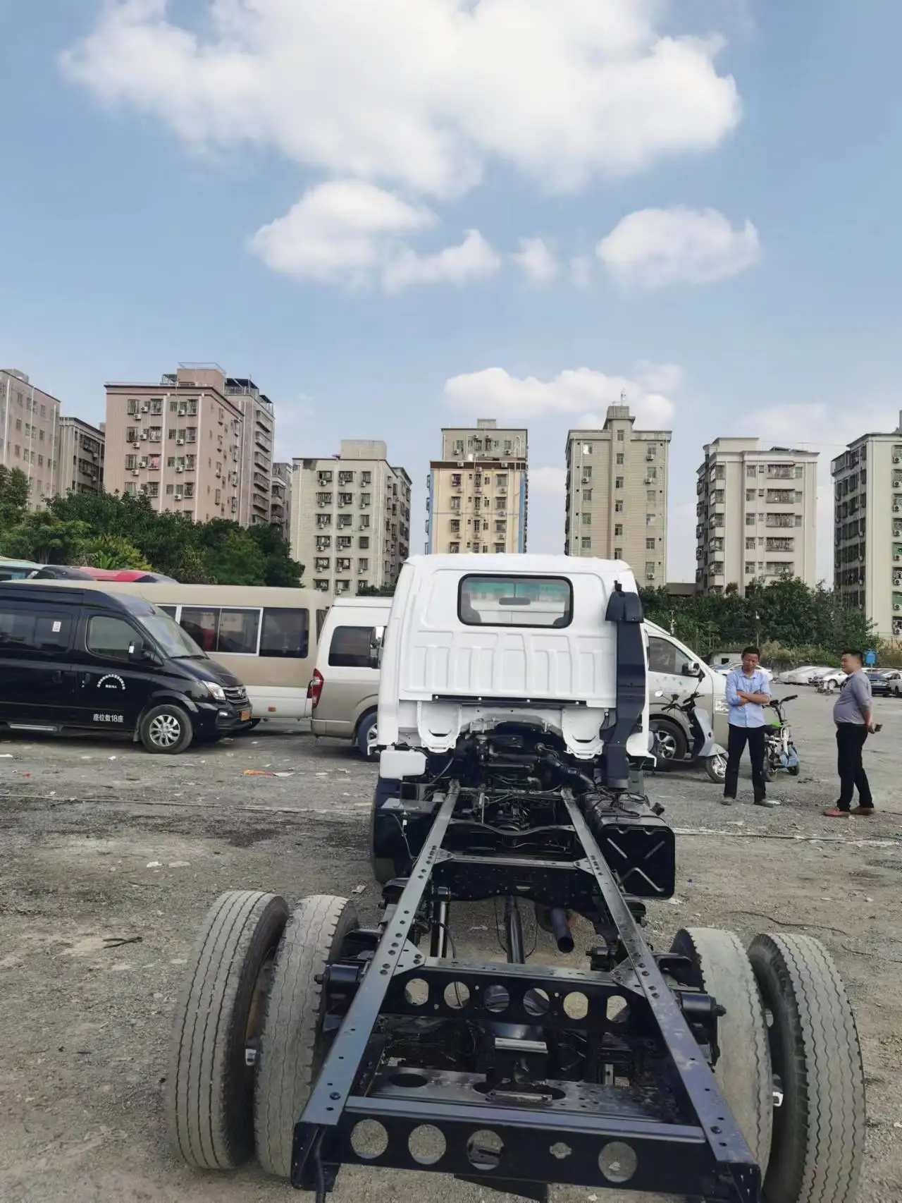 Подержанные грузовики Isuzu 600p 4K Подержанный легкий грузовик caminhao130hp дизельный двигатель грузовой автомобиль для продажи