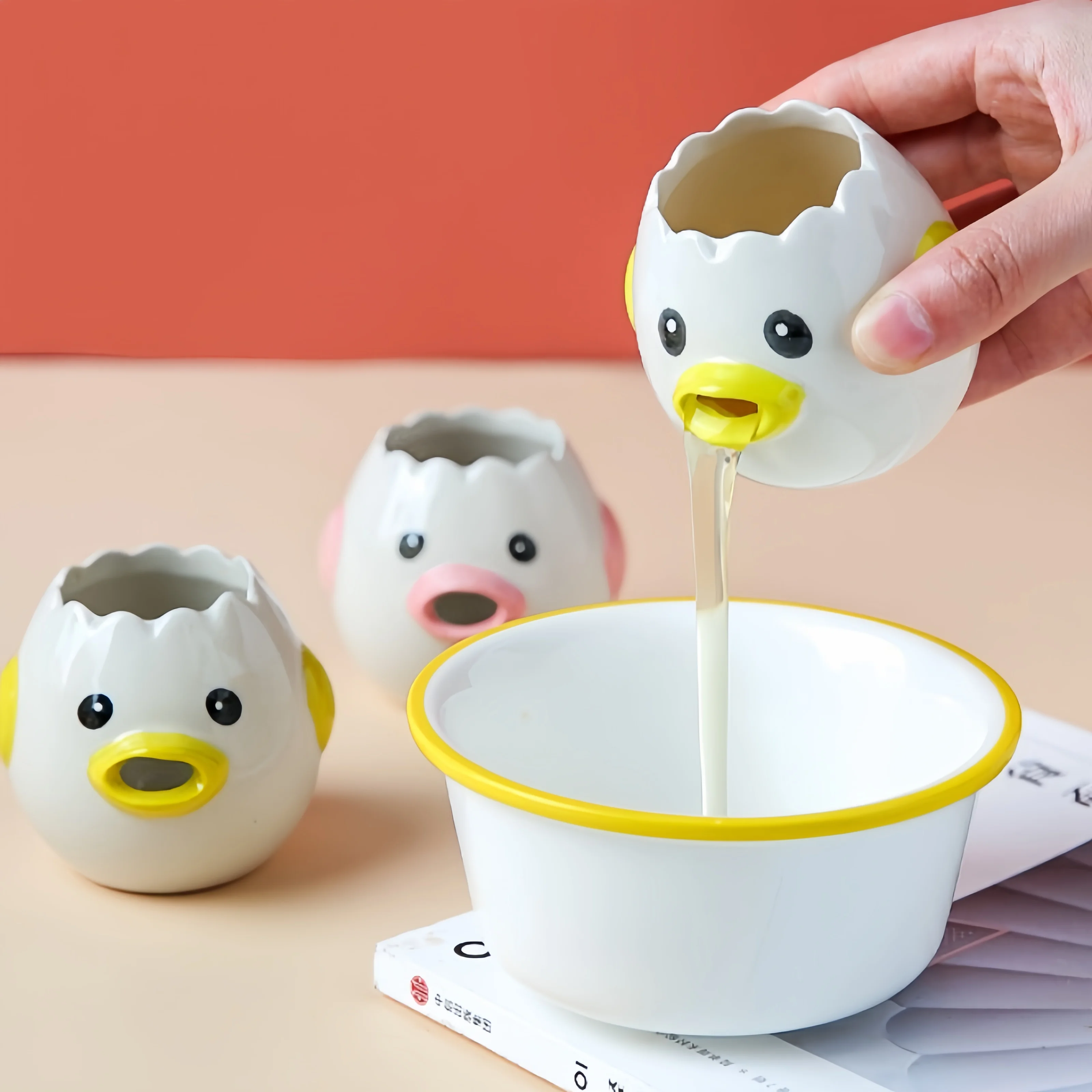 Creative Kitchen Gadget Cute Ceramic Egg Dividers Egg White Yolk Separator for Kitchen Baking Small Egg Filter Splitter