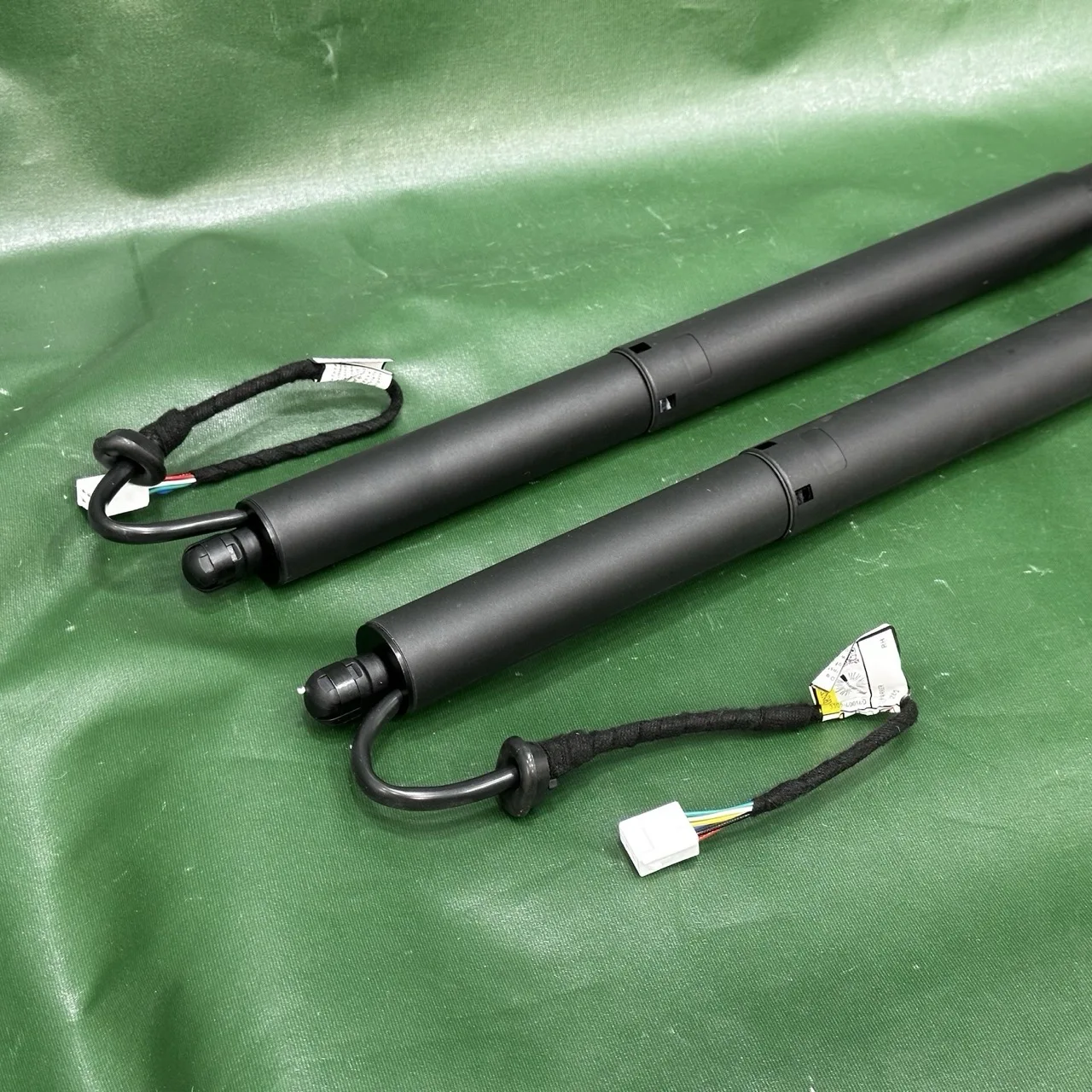 68910-48150 68920-48140 Electric Support Rod for Toyota VENZA