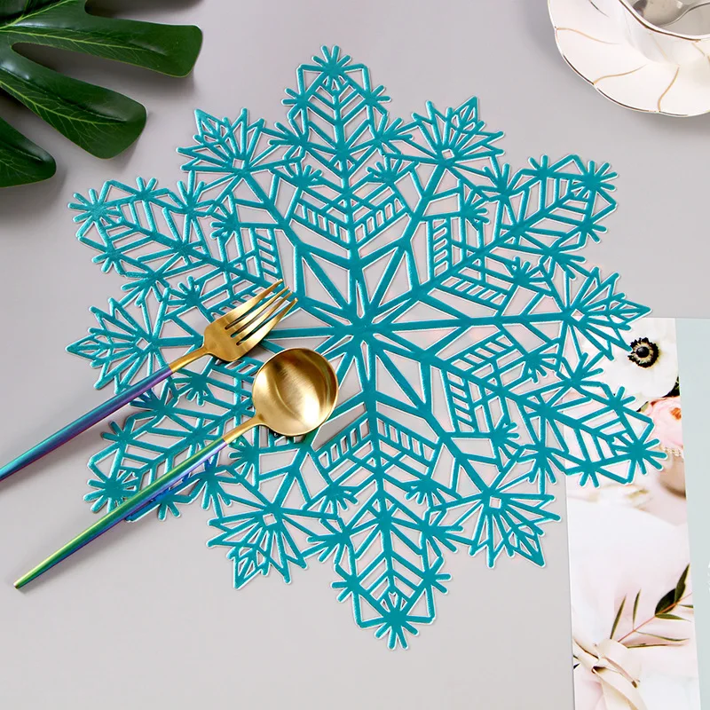 Custom Home Light Luxury Hollow Christmas Table Decoration coaster Plate Placemats PVC Hollow Snowflake Insulated Placemats