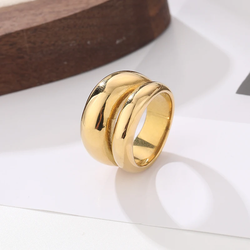 Classic Minimalist Signet Ring Antique Gold Plated Stainless Steel Made in China for Women Men Children