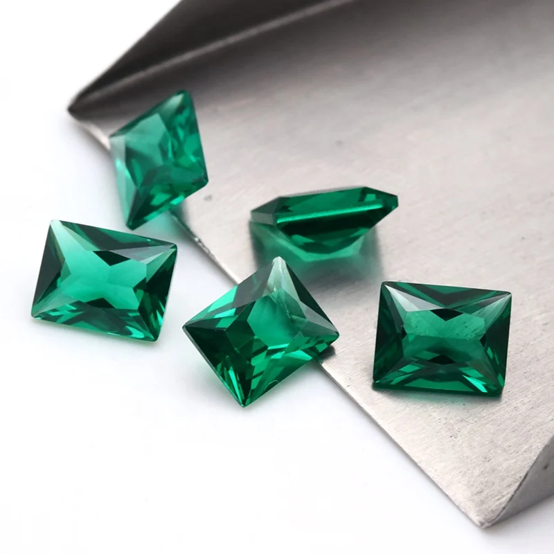 Cristallo Pietra Verde Smeraldo Pietra Preziosa Nana Sintetica Di