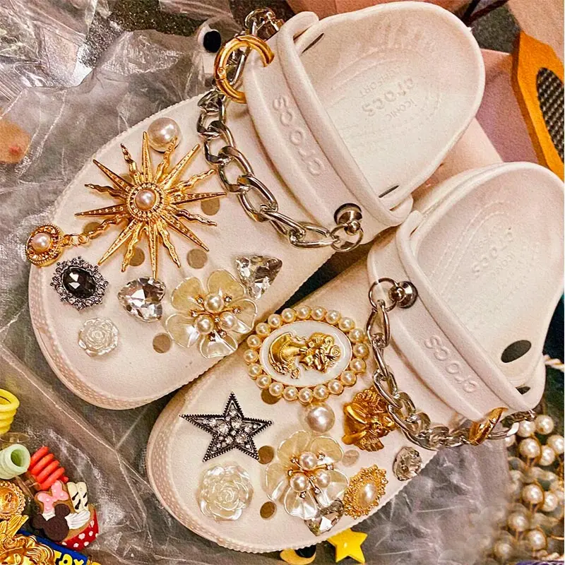 Amazon.com: Lotta From Stockholm - Zueco sueco, color dorado : Ropa,  Zapatos y Joyería