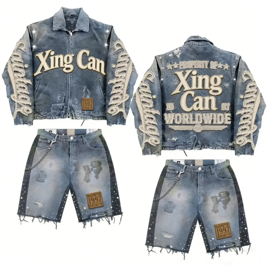 Tilpasset 100 % bomulds tracksuit til mænd i vintage street-style i denim med broderi/distressed-effekt og andre håndværksmæssige detaljer