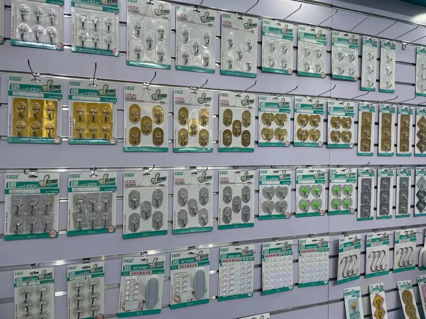 plastic wall hanger3.jpg