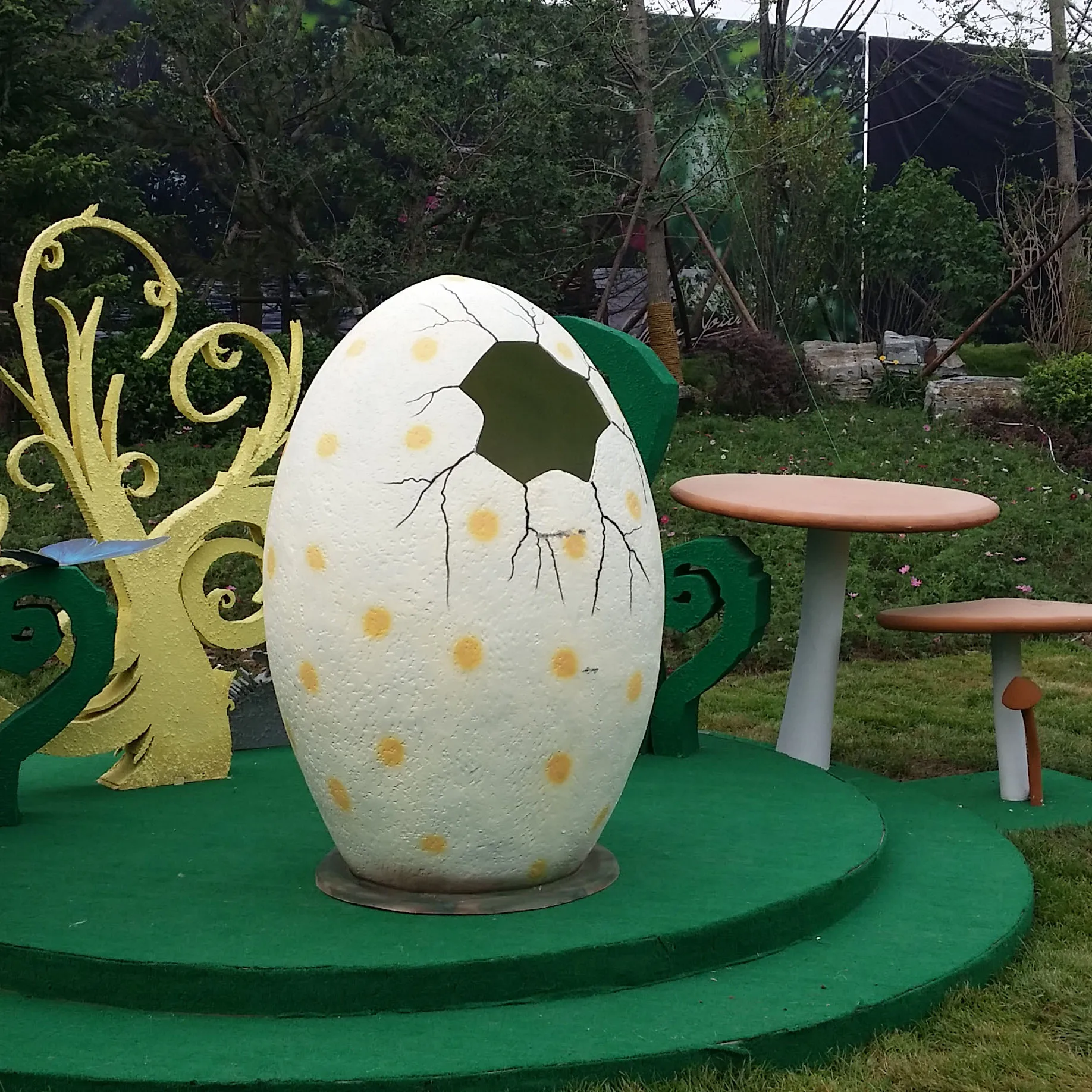 Fiberglass Simulation Dinosaur Egg