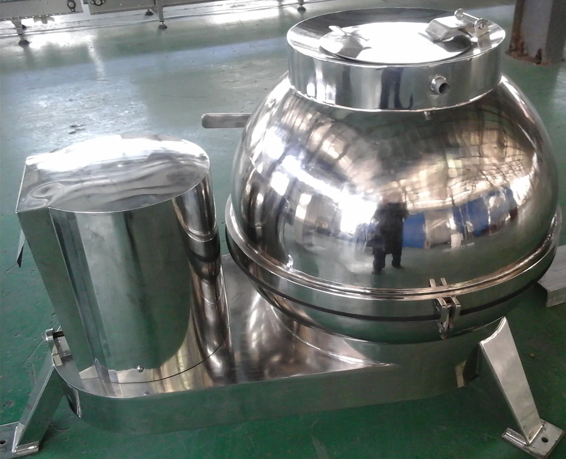 Automatic tripe cleaning machine for cleaning cattle, sheep and sheep internal organs