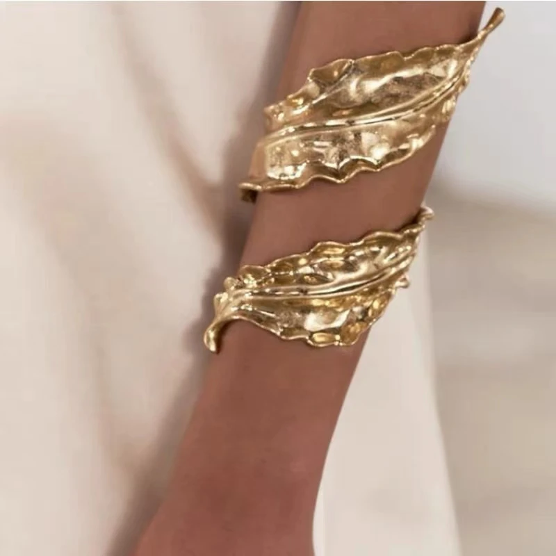 product 2025 european and american liquid simple style wrapped leaf elegant bracelet korean jewelry luxury designer jewelry for women-2