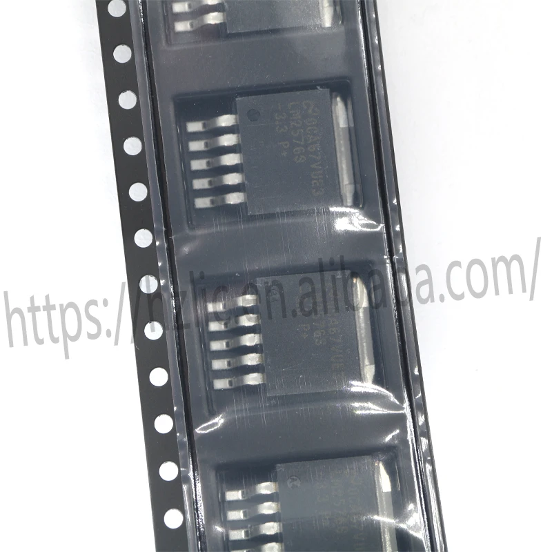 M6。電子部品ICチップUPD65071GF-026-3BA(240個)新品。 IC 8-Bit K-Series Microcontroller, NEC, D78042GF, D78042GF