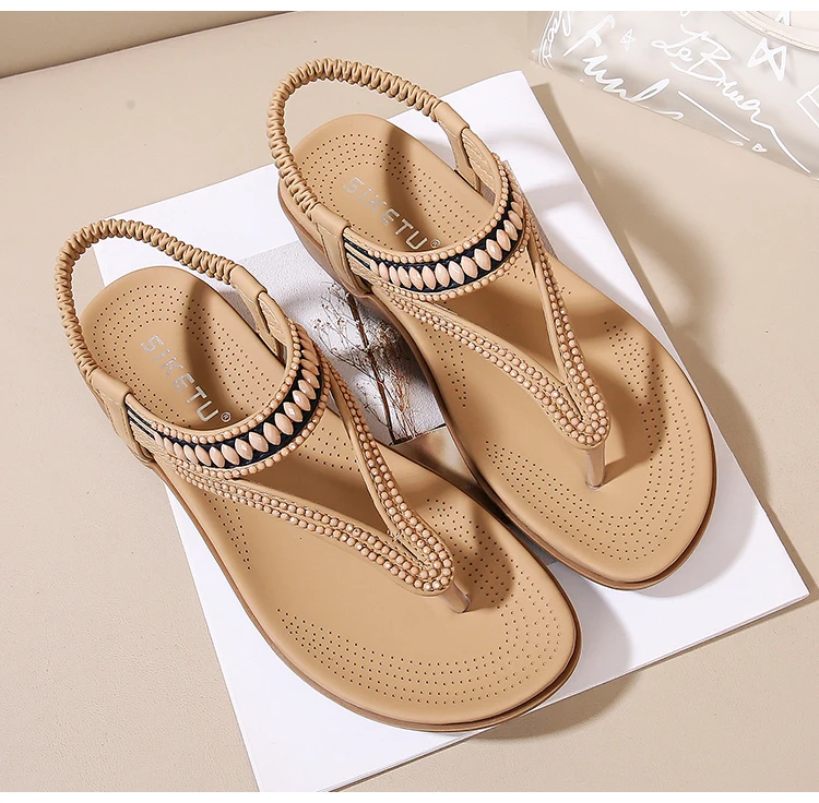 Elastisches Band Perlenclip flacher Boden Strand-Wegelsandalen weiche und dicke Sohlen Damenschuhe für draußen Sommermode