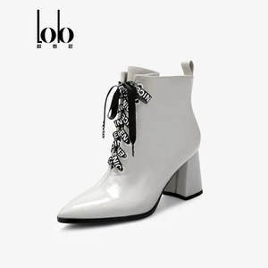 Factory Customization Breathable Leather Ankle Boots Women Lace-Up Closure Pointed Toe Design Chunky Heel Height Increasing