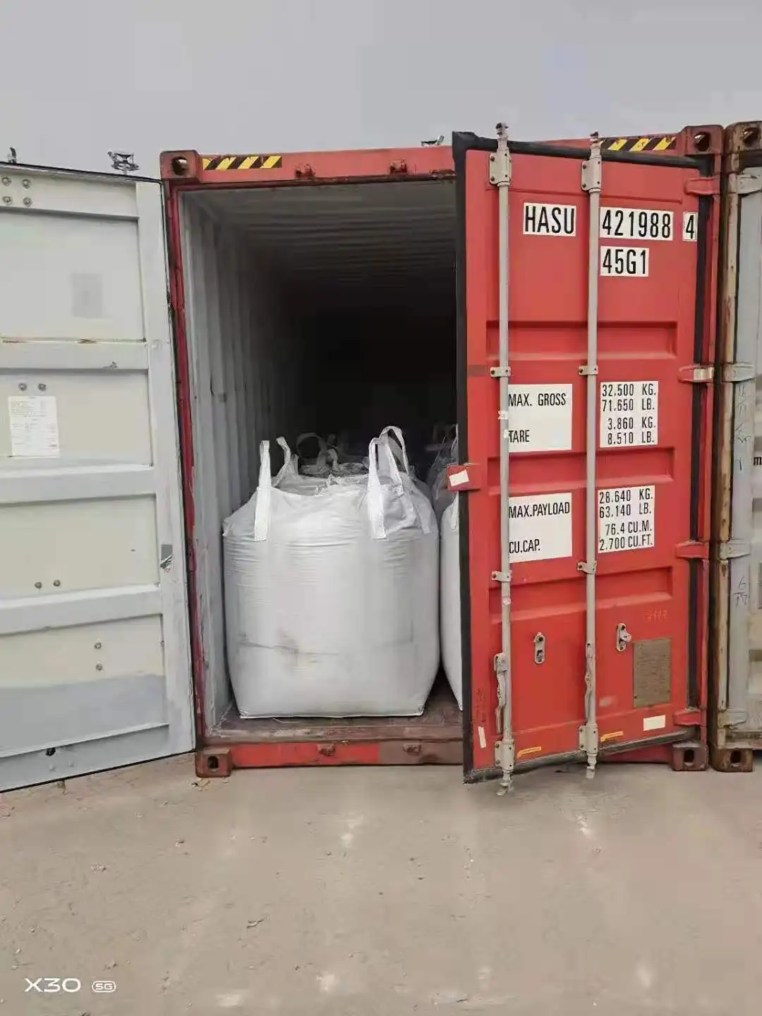 Natural Mica flakes Decoration Silver Rock Chip Mica Flakes for Embellish in Floor Tiles Coatings Epoxy Floor details