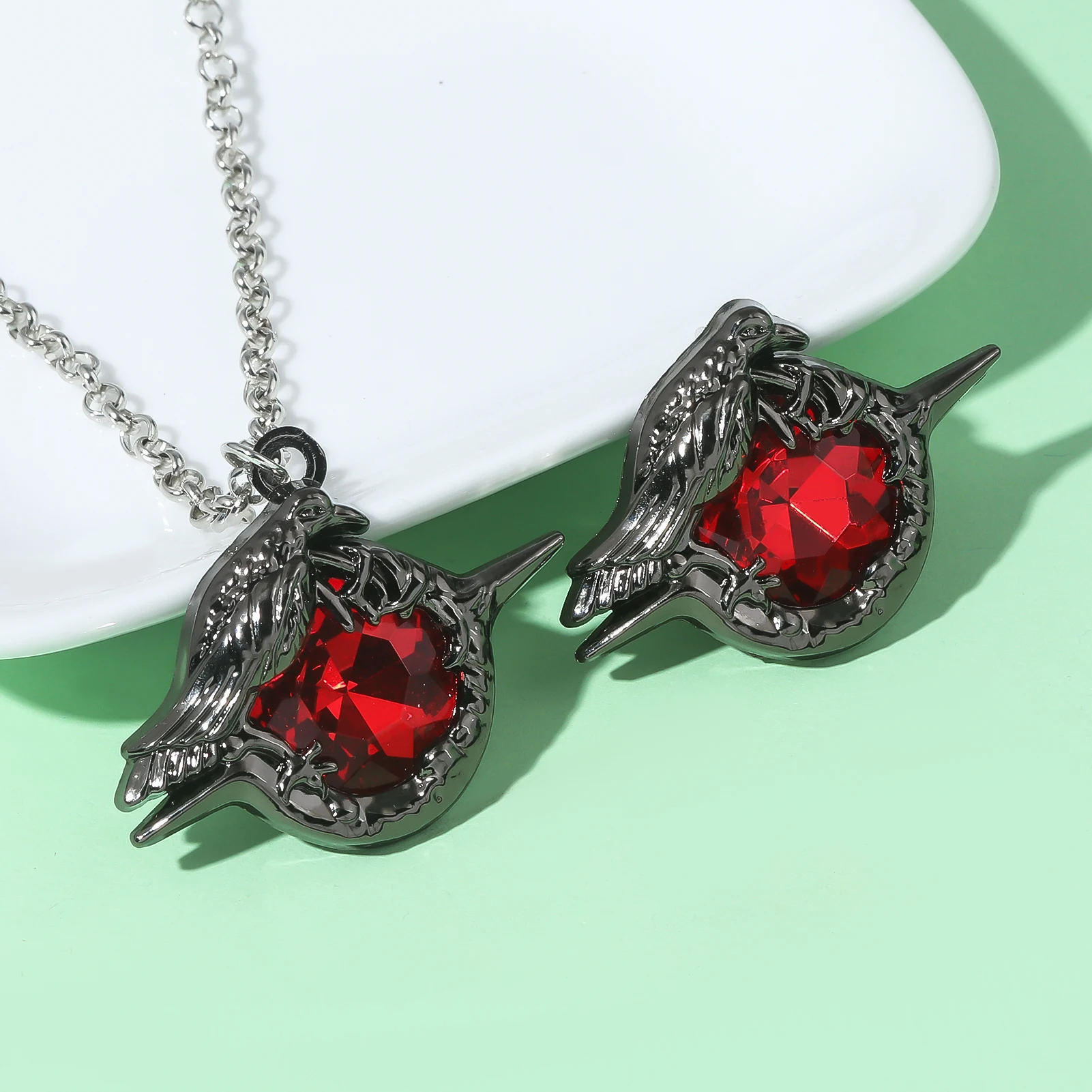 Night Raven Ruby ／ universe Chain Raven Pendant Necklace Heart-Shaped Beads Chains Gold Plating
