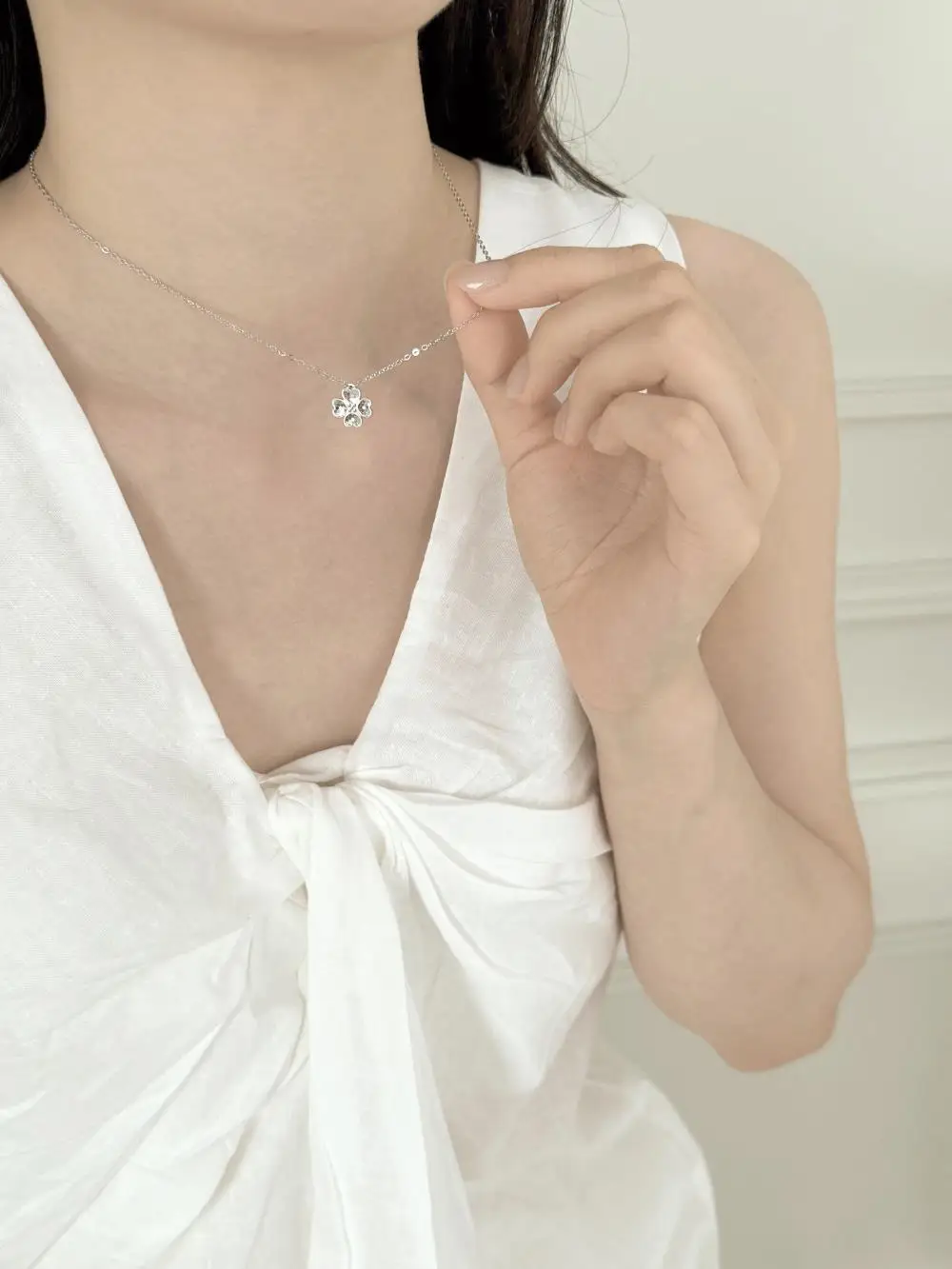 KAKODIY American Style 925 Sterling Silver Four Leaf Clover Jewelry Gold Plated Necklace for Women detail 2