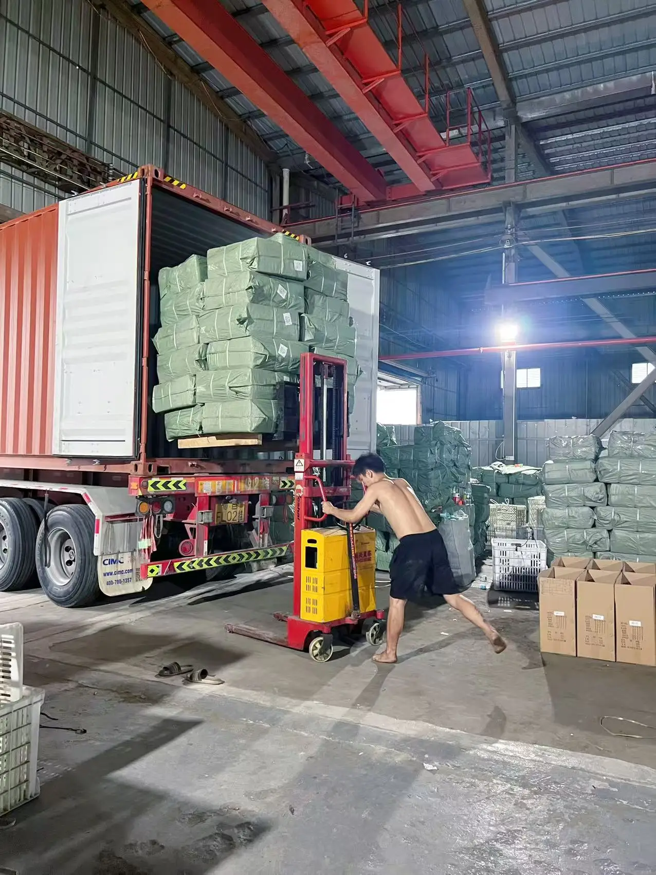 Jieyang City Jiedong Pandong Yibu Shoes Factory 1