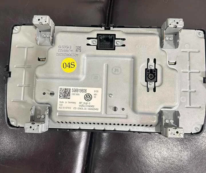 VW 5G6919606 - 9.2 Inch LCD with Touch Screen for Golf MK7