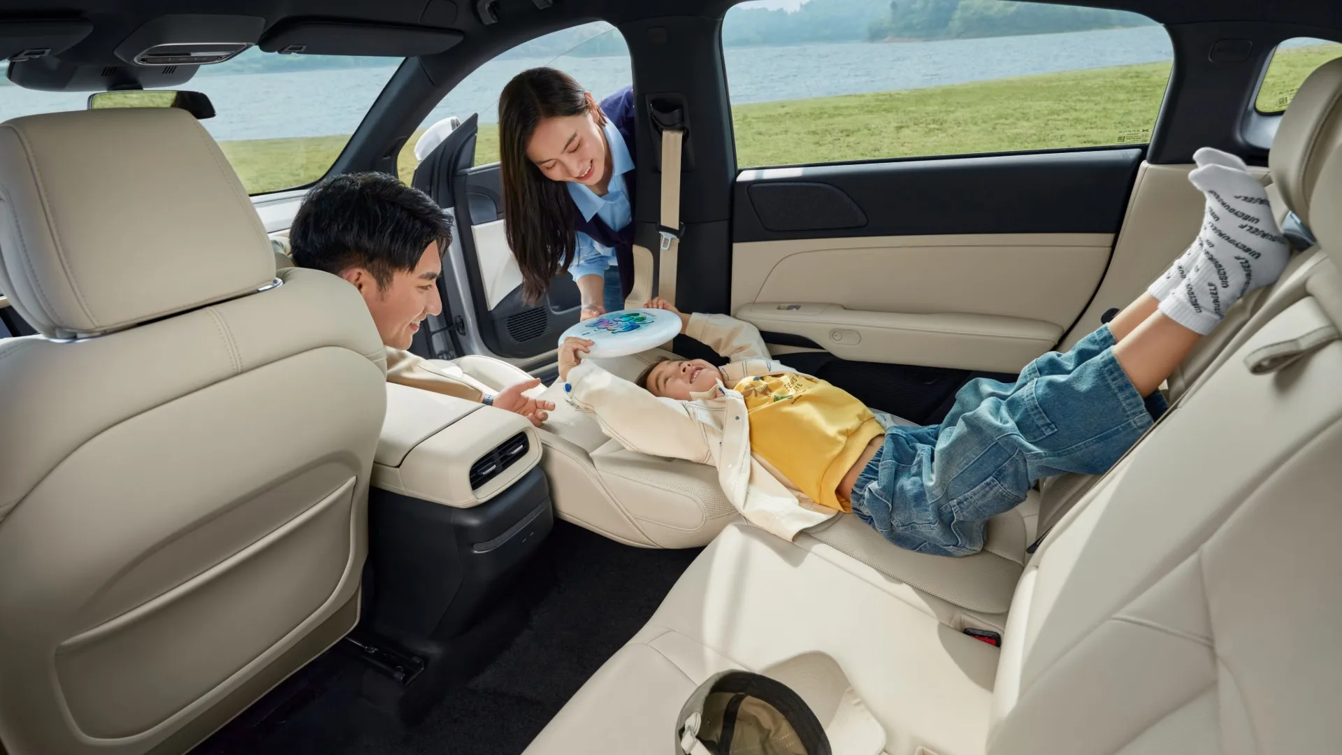 Pure Electric 2024 Chinese EV Cars Xpeng G6 SUV 4WD 700KM