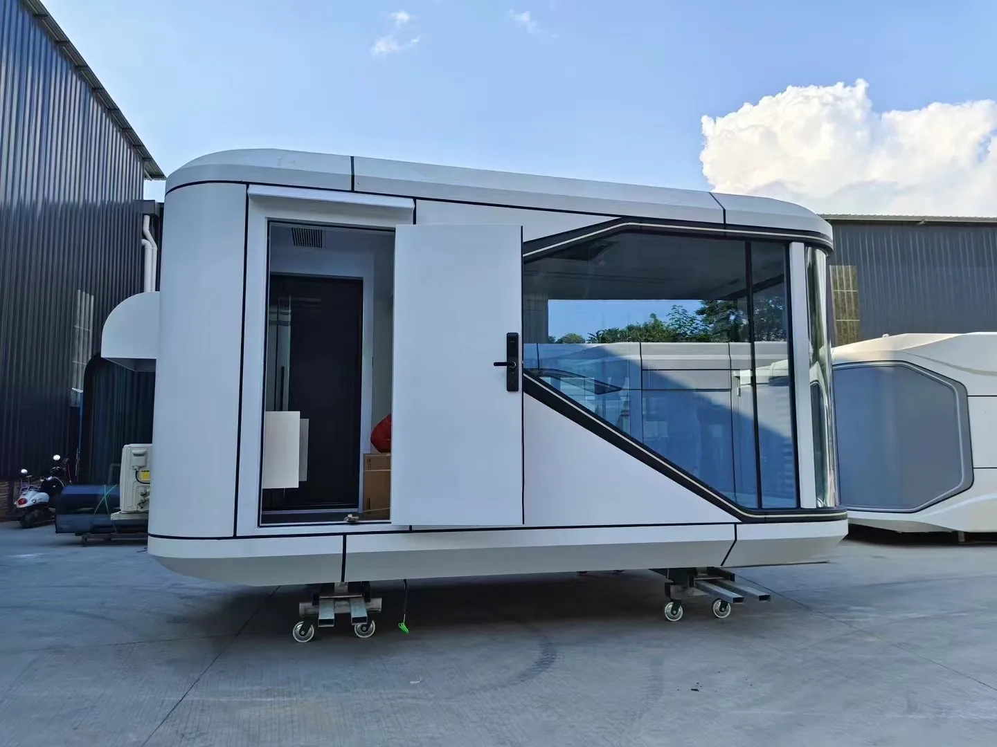 Luxury Space Capsule Cabin House Luxury Space Capsule Cabin House
