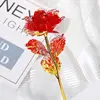 Rojo brillante y vibrante.
