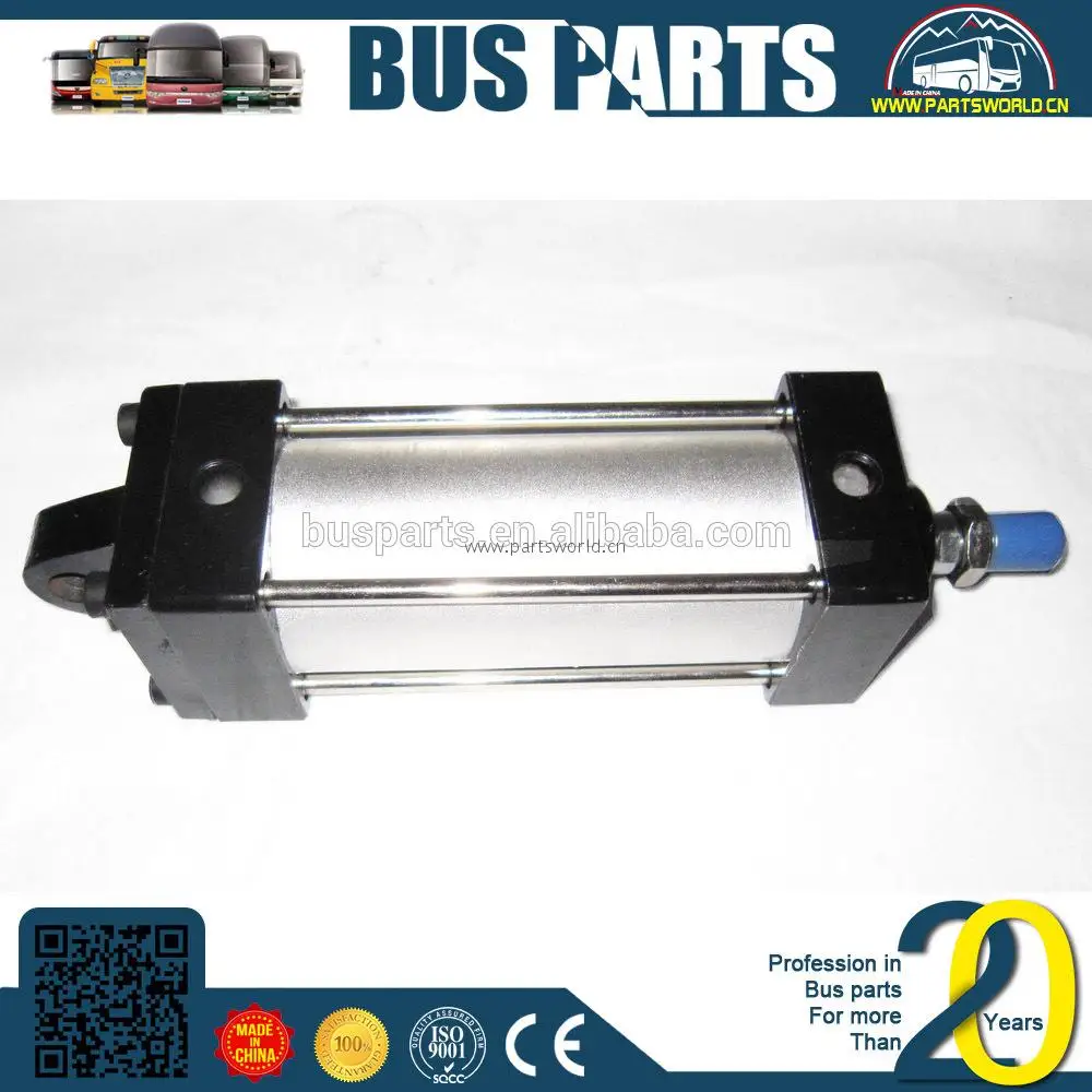 
Детали для автобуса, дверь багажного отсека с круглым отверстием DFM 