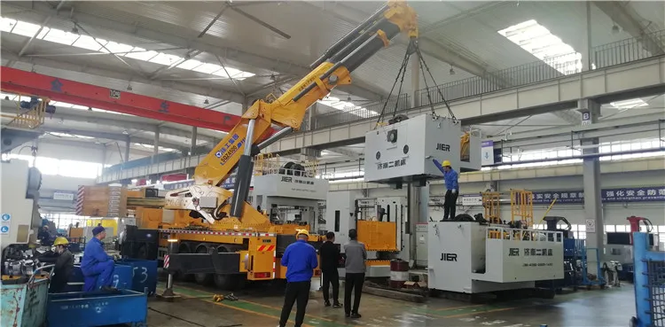 XCMG SQZ4500 90 Ton Truck Mounted Crane - Reliable & Versatile