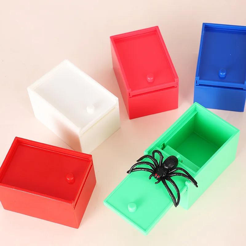 Prank Spider Scare Bug Box Hidden Case Trick Play Joke for April Fools Day Gag Toys Halloween Gifts
