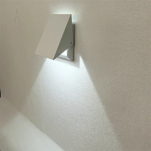 Outdoor Lighting  Waterproof Outdoor LED Wall Sconce Square Aluminum LED Wall Light for Garden Hotel 5CCT Adjustable Light