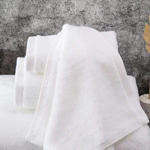 Factory Wholesale 5 Star Luxury Hotel Towels Luxury100% Cotton Woven Eco-Friendly Hypoallergenic Compressed 32*32cm Face