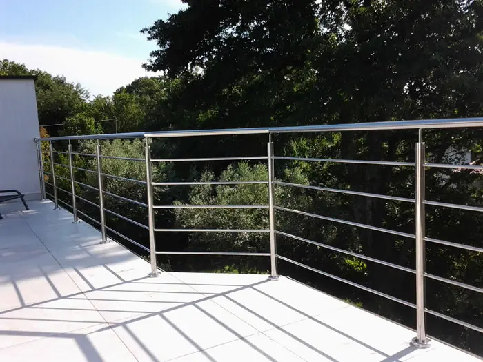 Modern design villa durable exterior powder coated stainless steel solid rod patio deck railing from Foshan factory supplier